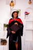 Miriam Ongayo s diplomem