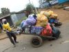 Sběr odpadků v keňském slumu